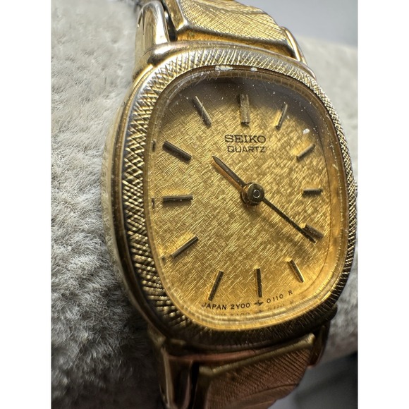 Seiko 2Y00-5029 Ladies Watch 17MM 6\